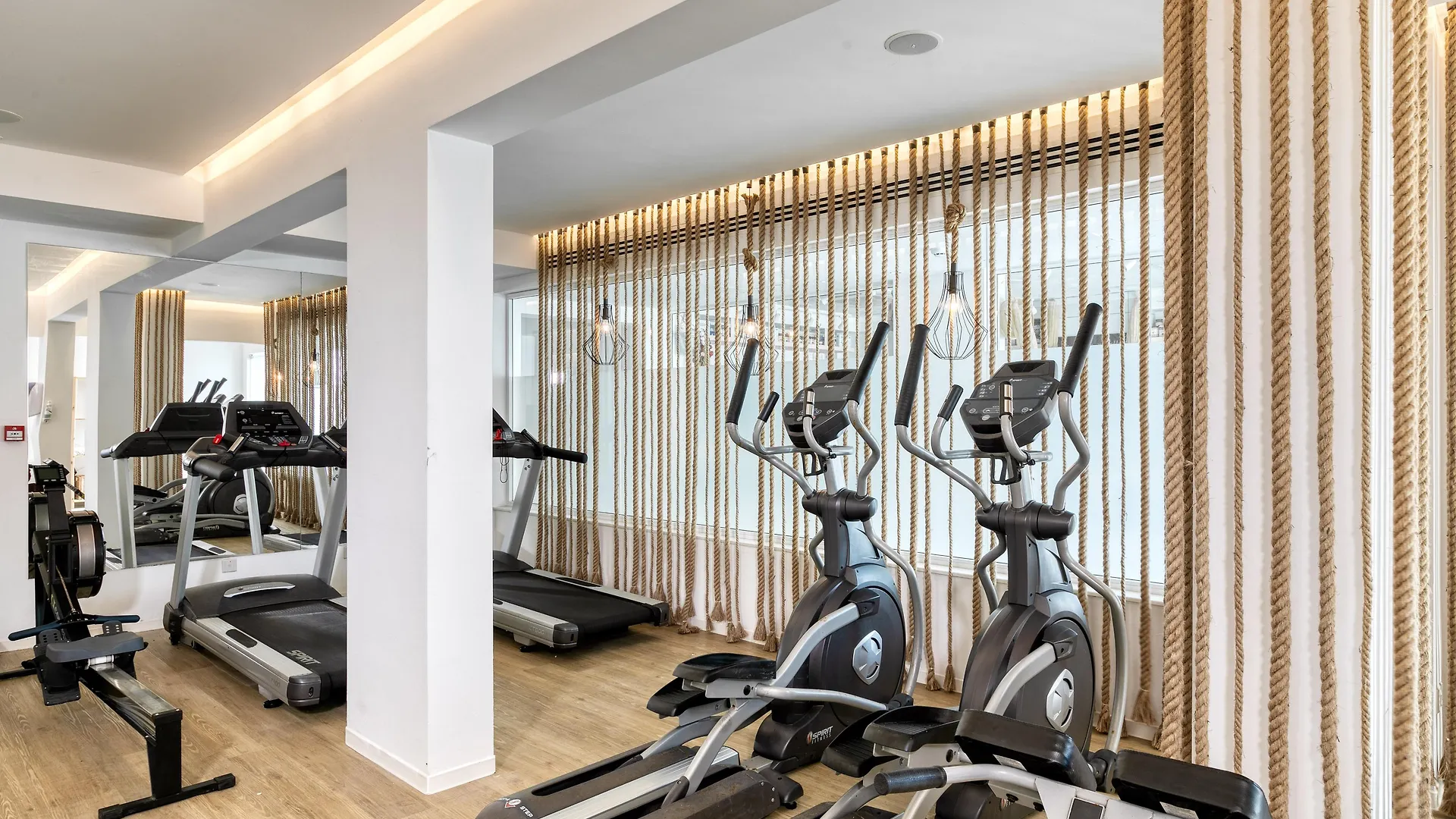 King Jason Protaras - Designed For Adults By Louis Hotels