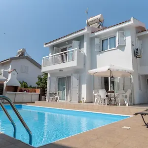 Sun & Private Villa